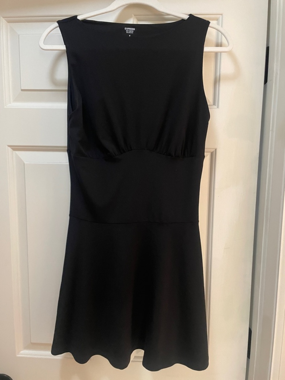 Express body contour medium dress in black like new